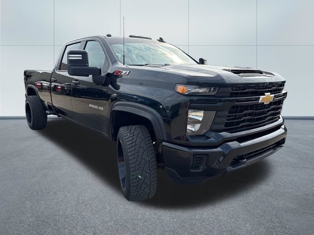 Used 2024 Chevrolet Silverado 2500 Custom w/ Custom Value Package AWD/4WD image 9