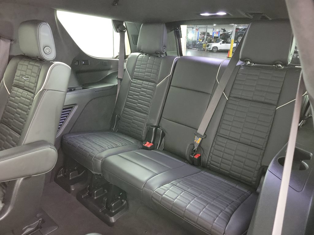 Certified 2024 Cadillac Escalade Sport Platinum w/ LPO, ONYX Package AWD/4WD image 9