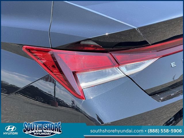 Certified 2023 Hyundai Elantra SE FWD image 15