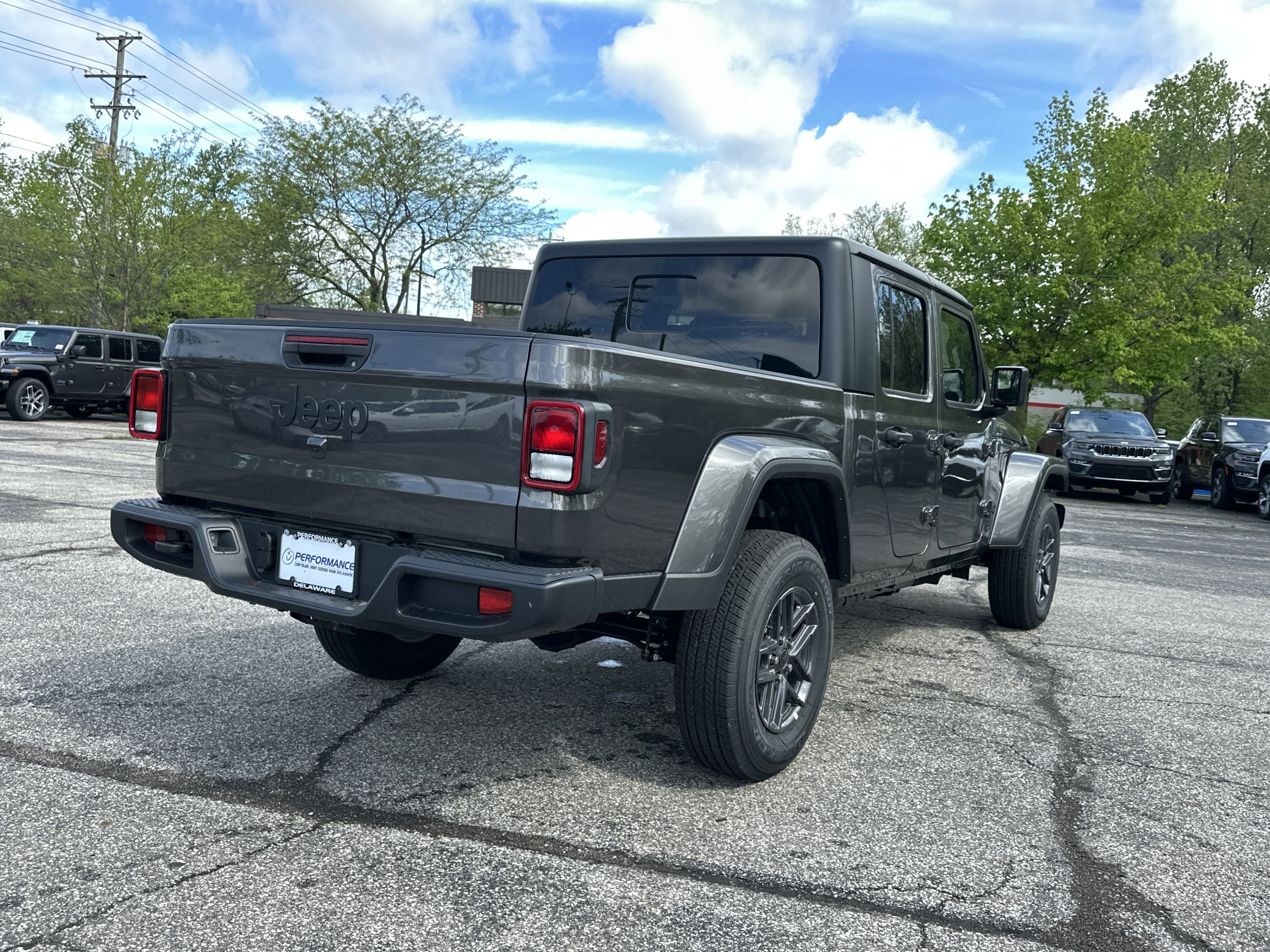 New 2025 Jeep Gladiator Sport image 16