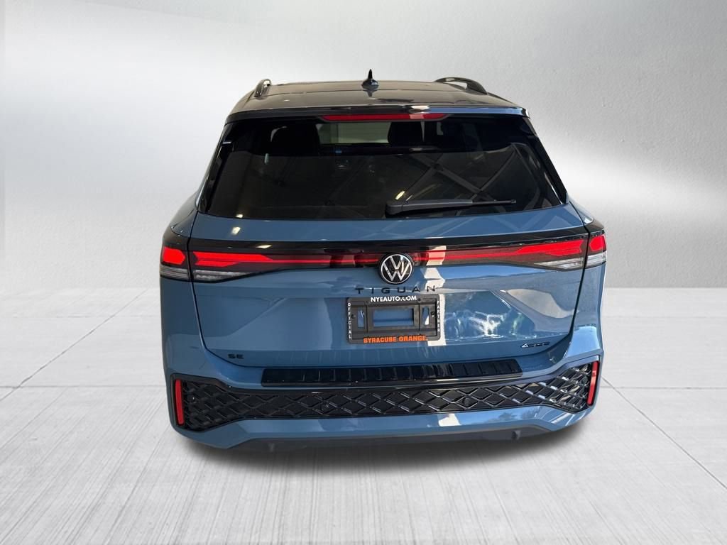 New 2025 Volkswagen Tiguan SE R-Line image 4