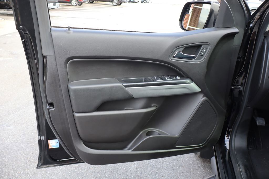 Used 2018 Chevrolet Colorado LT w/ LT Convenience Package image 10