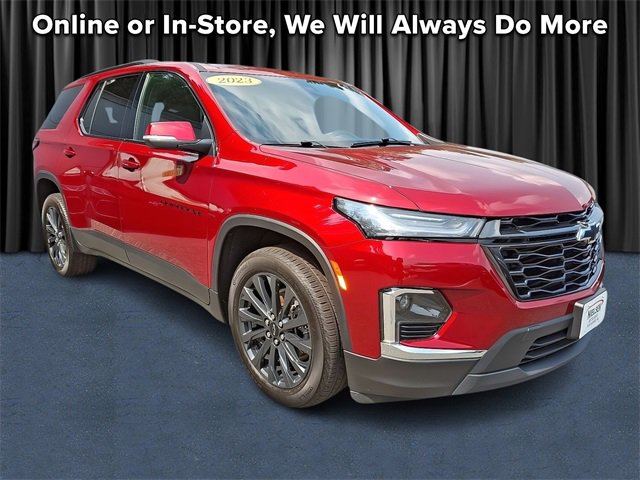 Used 2023 Chevrolet Traverse RS image 1
