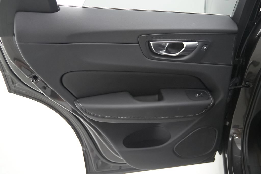 Certified 2023 Volvo XC60 B5 Ultimate AWD/4WD image 18