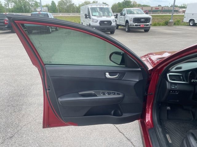 Used 2020 Kia Optima S FWD image 18