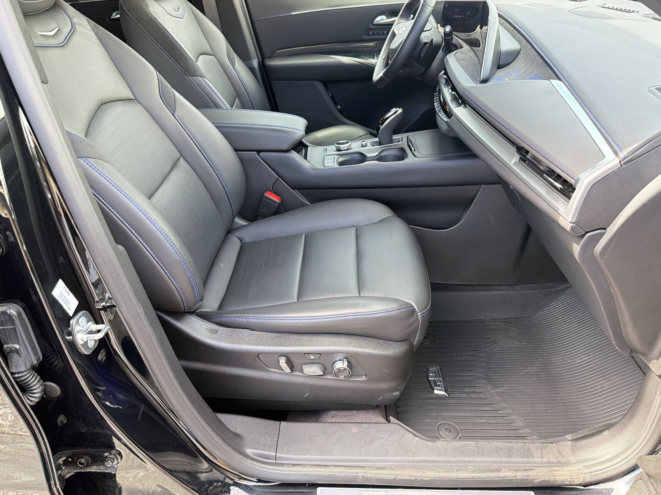 Certified 2024 Cadillac XT4 Sport image 26