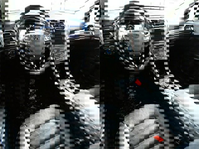 Certified 2017 Ford Fusion SE w/ Fusion SE Technology Package image 4