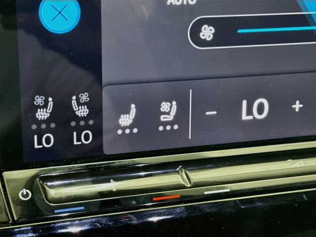 Used 2024 Volkswagen Atlas SE AWD/4WD image 20