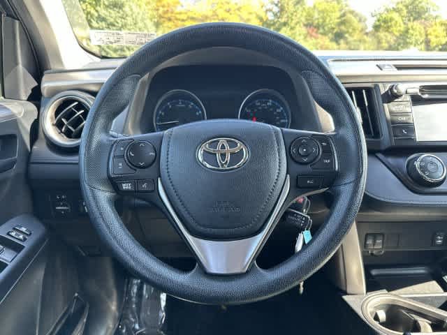Used 2017 Toyota RAV4 LE AWD/4WD image 7
