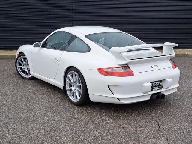 Used 2007 Porsche 911 GT3 RWD image 3