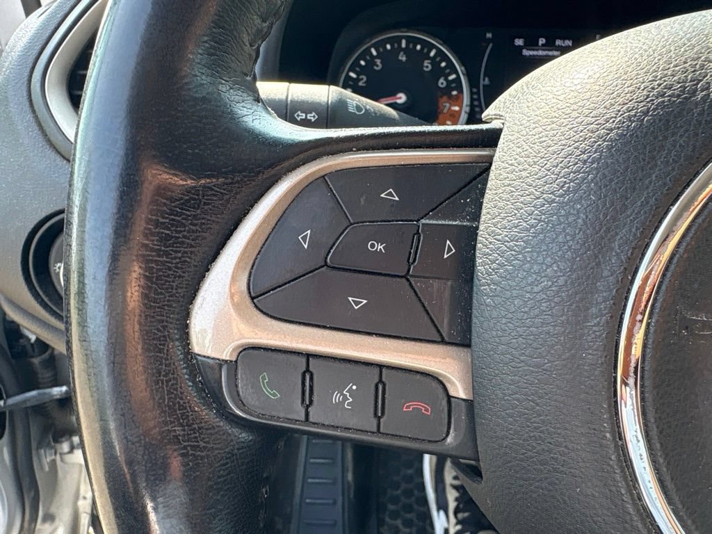 Used 2017 Jeep Renegade Latitude w/ Cold Weather Group AWD/4WD image 20