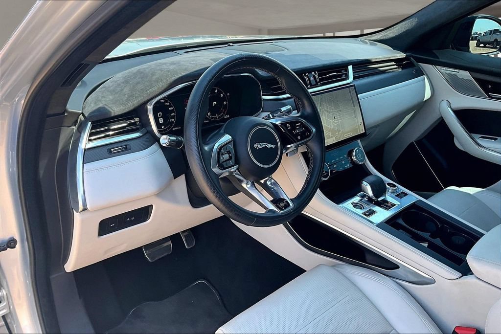 Used 2022 Jaguar F-PACE SVR AWD/4WD image 12