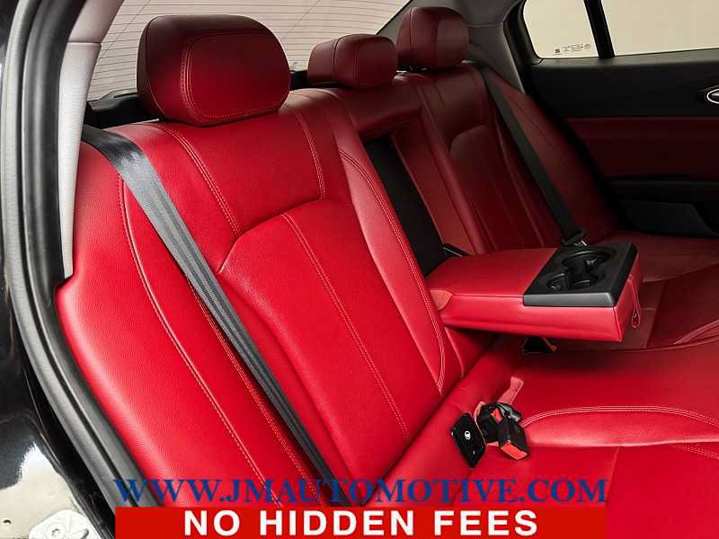 Used 2020 Alfa Romeo Giulia Ti w/ Active Blind Spot Package AWD/4WD image 19
