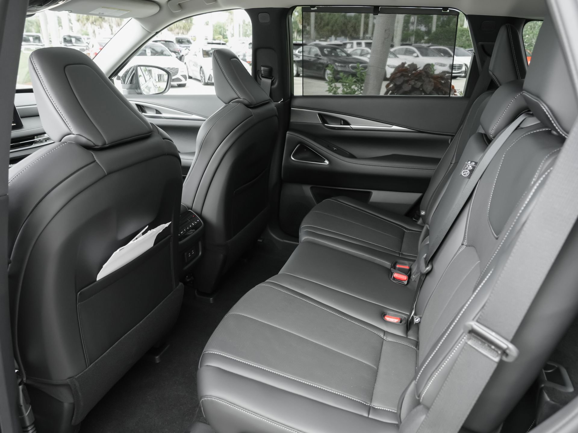 Certified 2026 INFINITI QX60 Luxe w/ Cargo Package FWD image 32