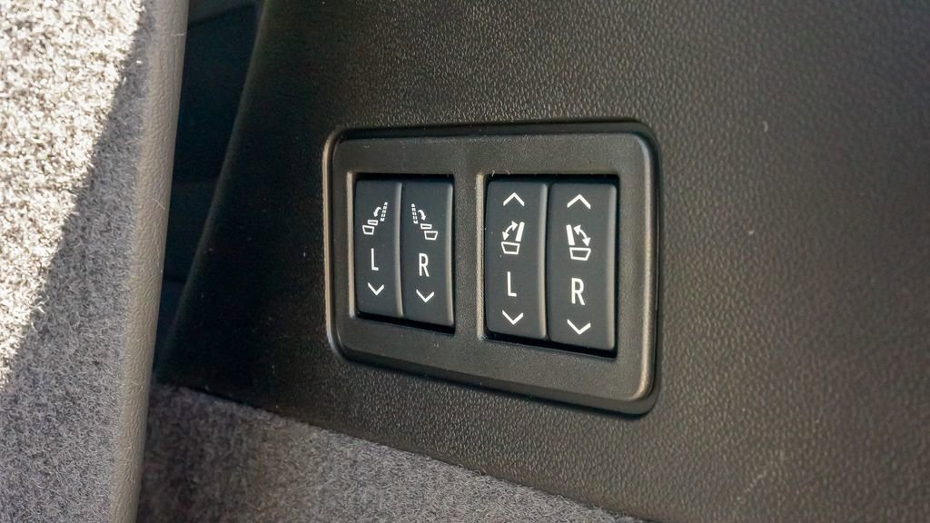 Certified 2025 Cadillac XT6 Premium Luxury w/ Technology Package image 13