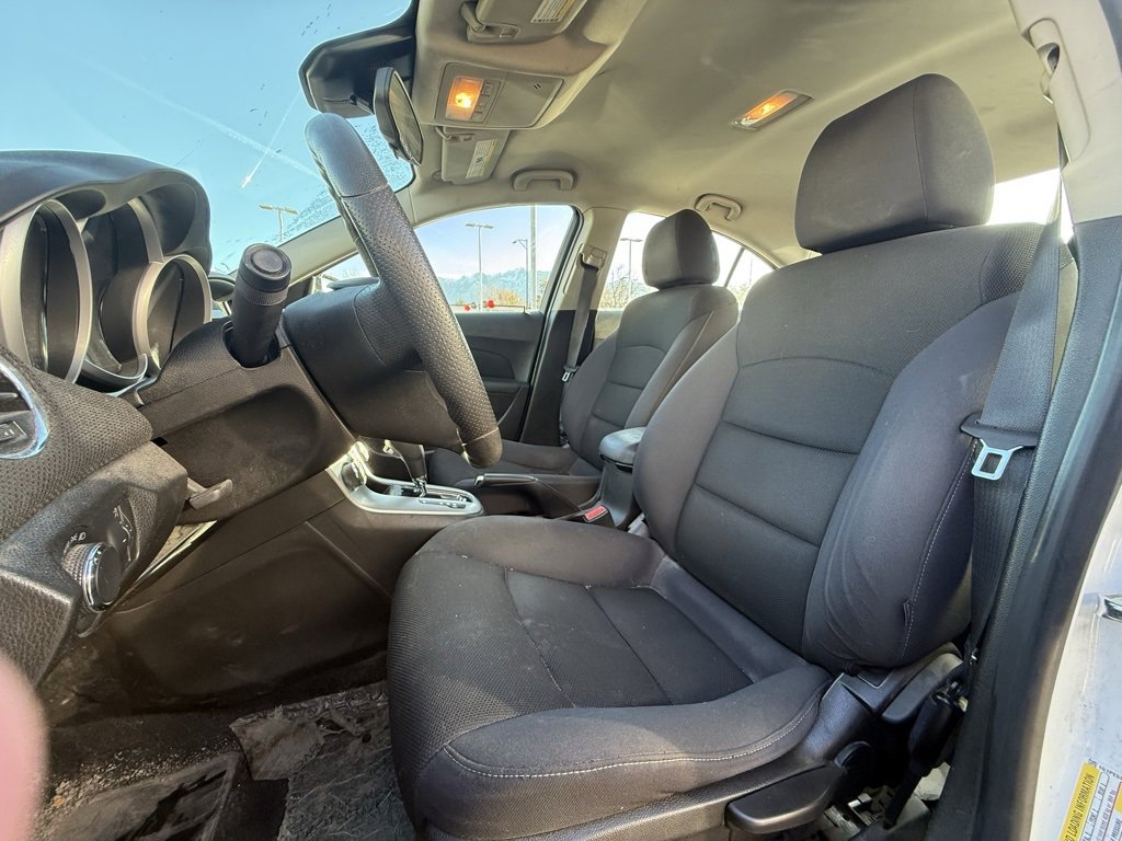 Used 2016 Chevrolet Cruze LT w/ Technology Package image 10