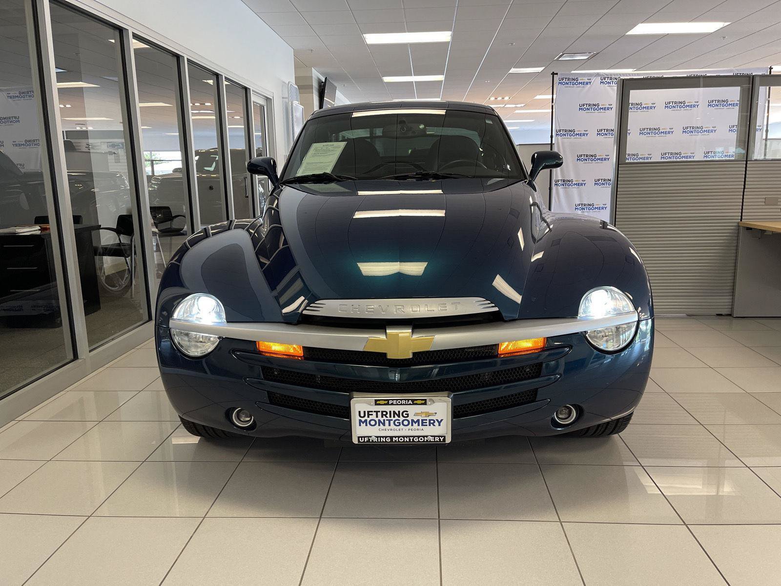 Used 2005 Chevrolet SSR w/ Preferred Equipment Group RWD image 6