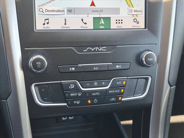 Used 2019 Ford Fusion SE FWD image 14