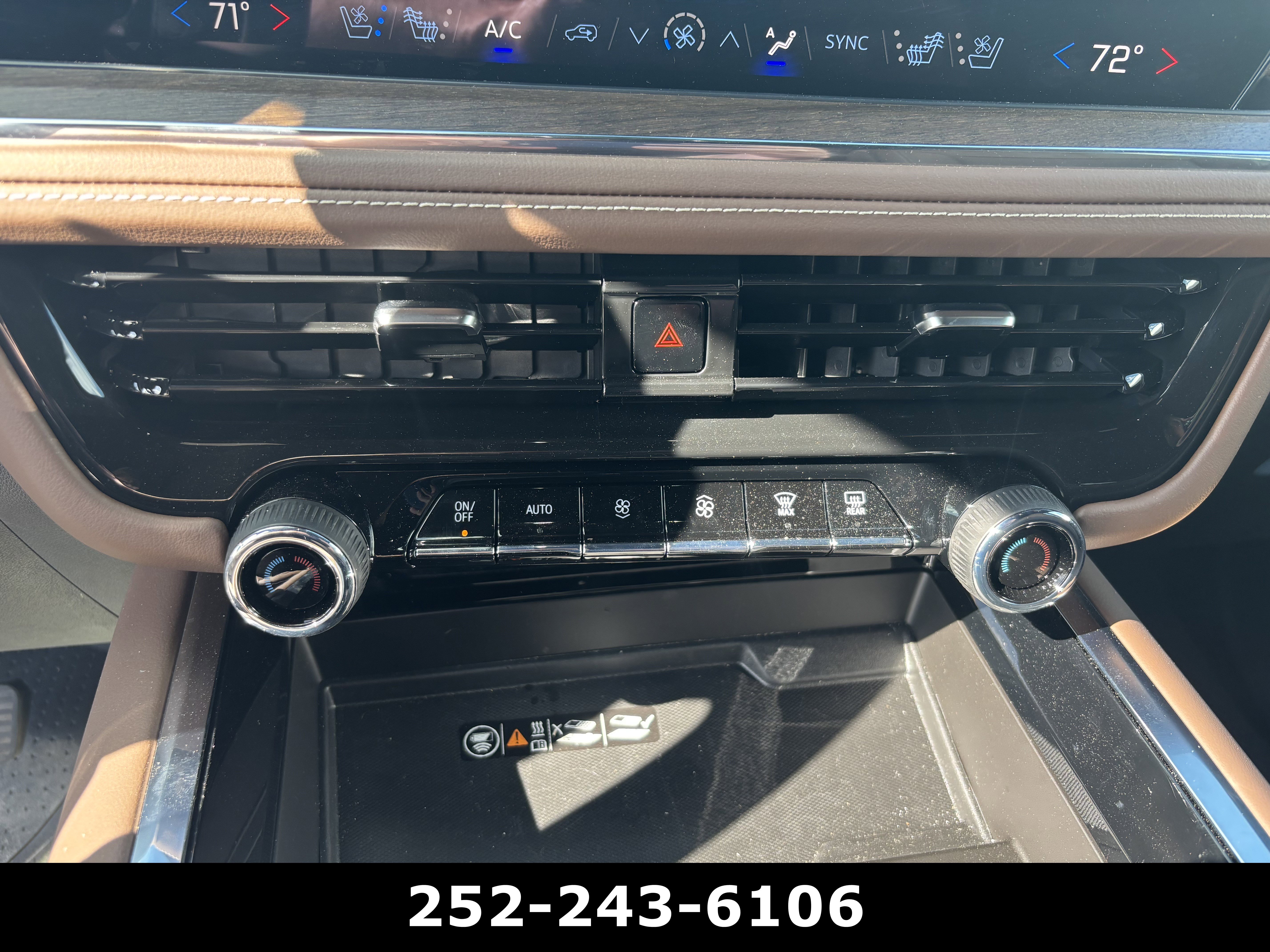 Used 2025 Chevrolet Suburban High Country AWD/4WD image 13