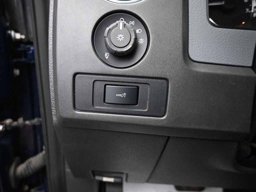 Used 2012 Ford F150 XLT w/ XLT Chrome Pkg image 16