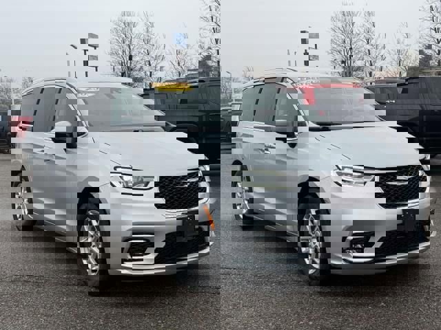 Used 2023 Chrysler Pacifica Touring-L image 4