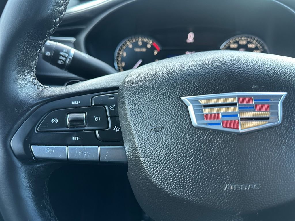 Used 2022 Cadillac XT4 Premium Luxury w/ Enhanced Visibility Package image 22