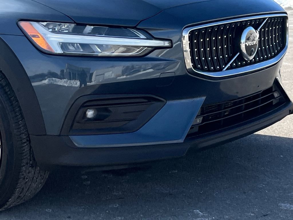 Used 2024 Volvo V60 B5 Cross Country Plus image 8