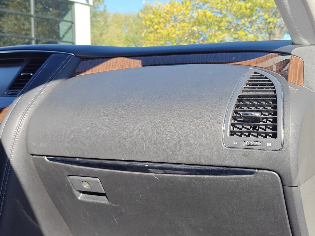 Used 2020 Nissan Armada Platinum w/ Interior Lighting Package image 32