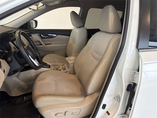 Used 2020 Nissan Rogue SV w/ Premium Package image 19