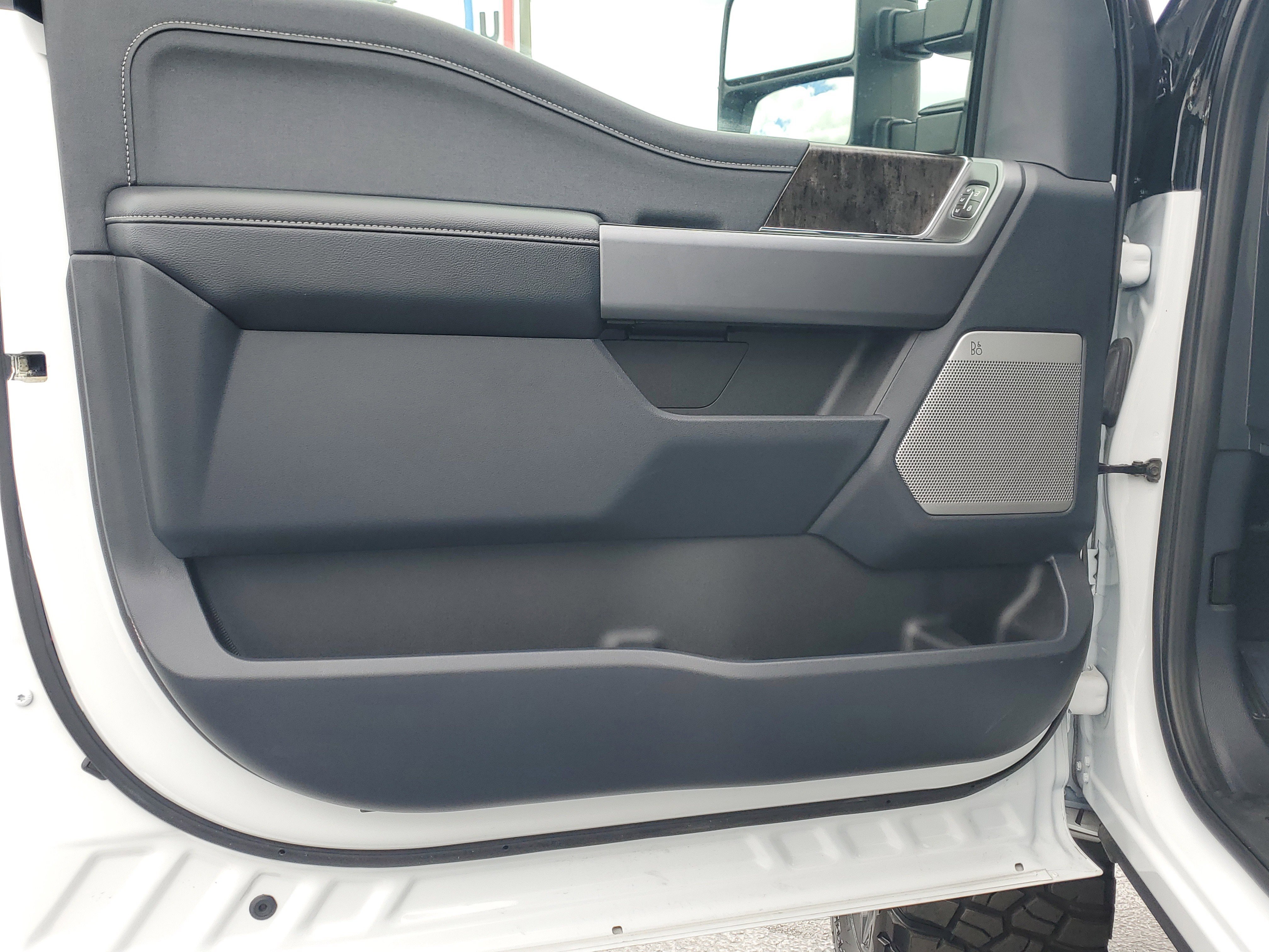 Used 2025 Ford F250 Lariat w/ Lariat Ultimate Package image 19