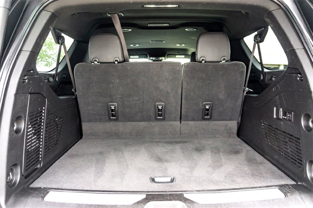 Used 2023 Chevrolet Suburban Premier image 30