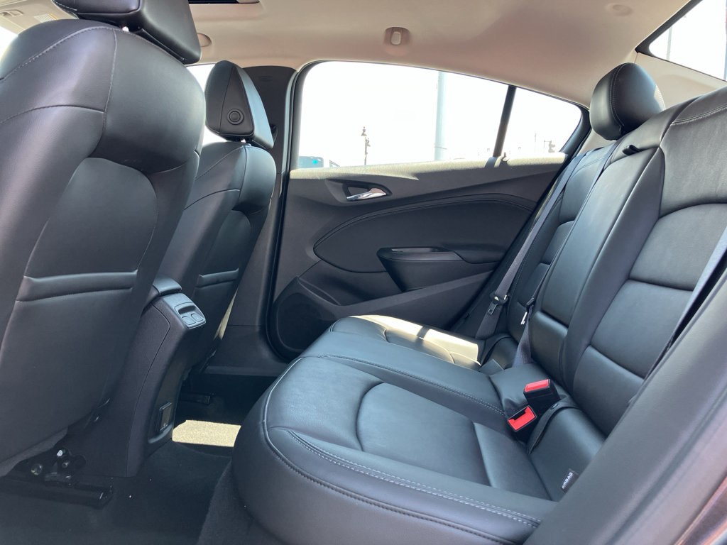 Used 2017 Chevrolet Cruze Premier FWD image 30