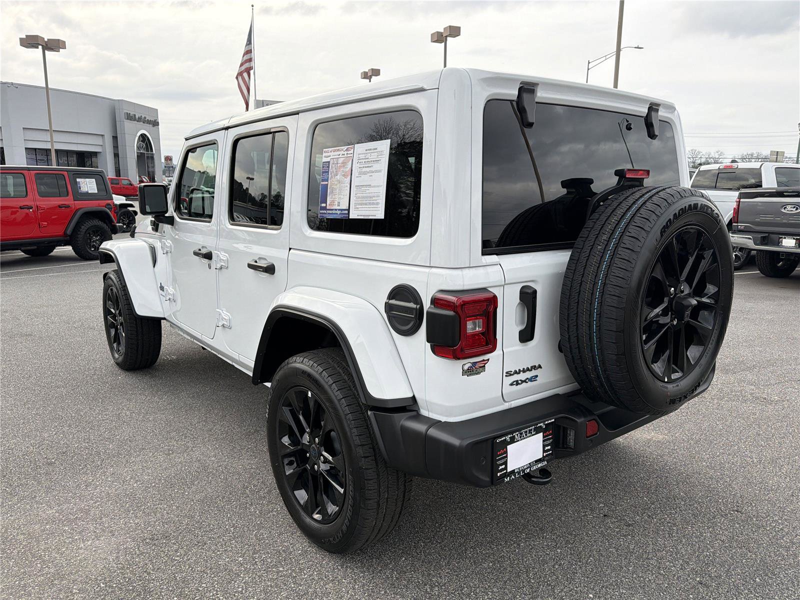 Used 2025 Jeep Wrangler Sahara w/ Safety Group image 8