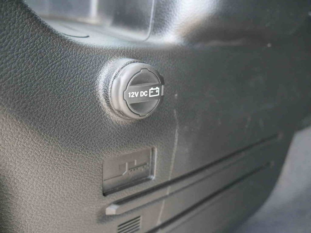 Used 2024 Jeep Wrangler Sahara w/ Technology Group AWD/4WD image 12