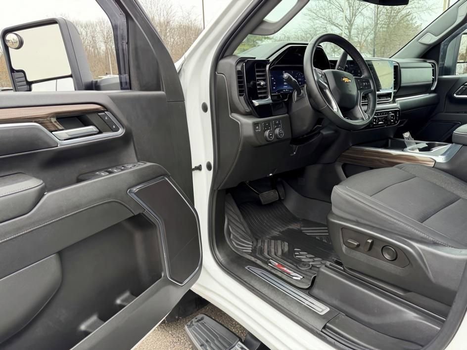 Certified 2024 Chevrolet Silverado 2500 LT w/ Convenience Package image 15
