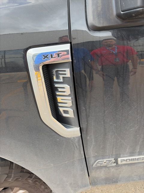 Used 2019 Ford F350 XLT w/ XLT Premium Package image 5