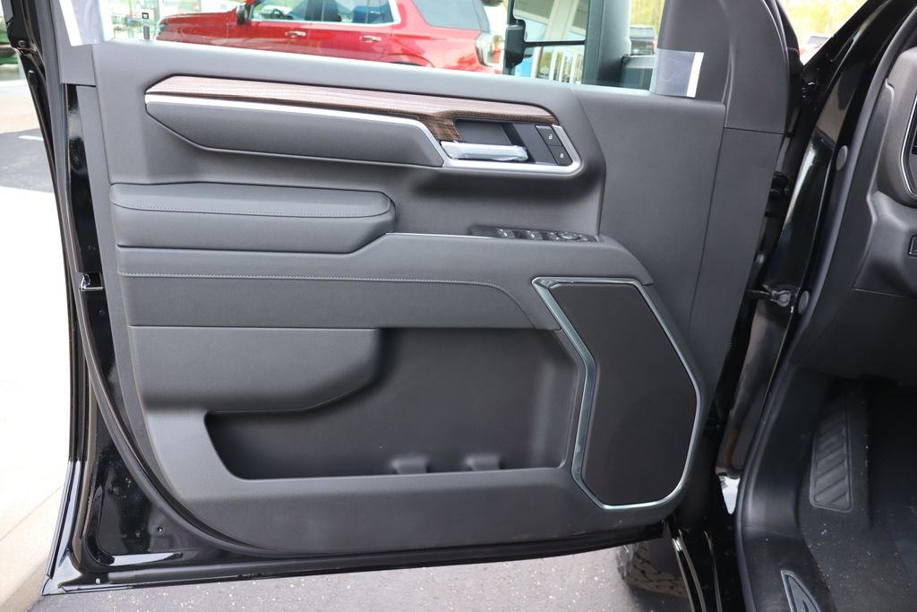 New 2026 Chevrolet Silverado 3500 LT AWD/4WD image 4