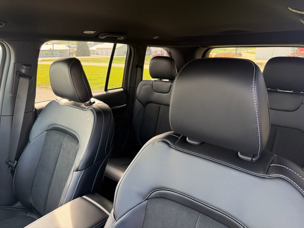 New 2026 Jeep Grand Cherokee Altitude AWD/4WD image 19