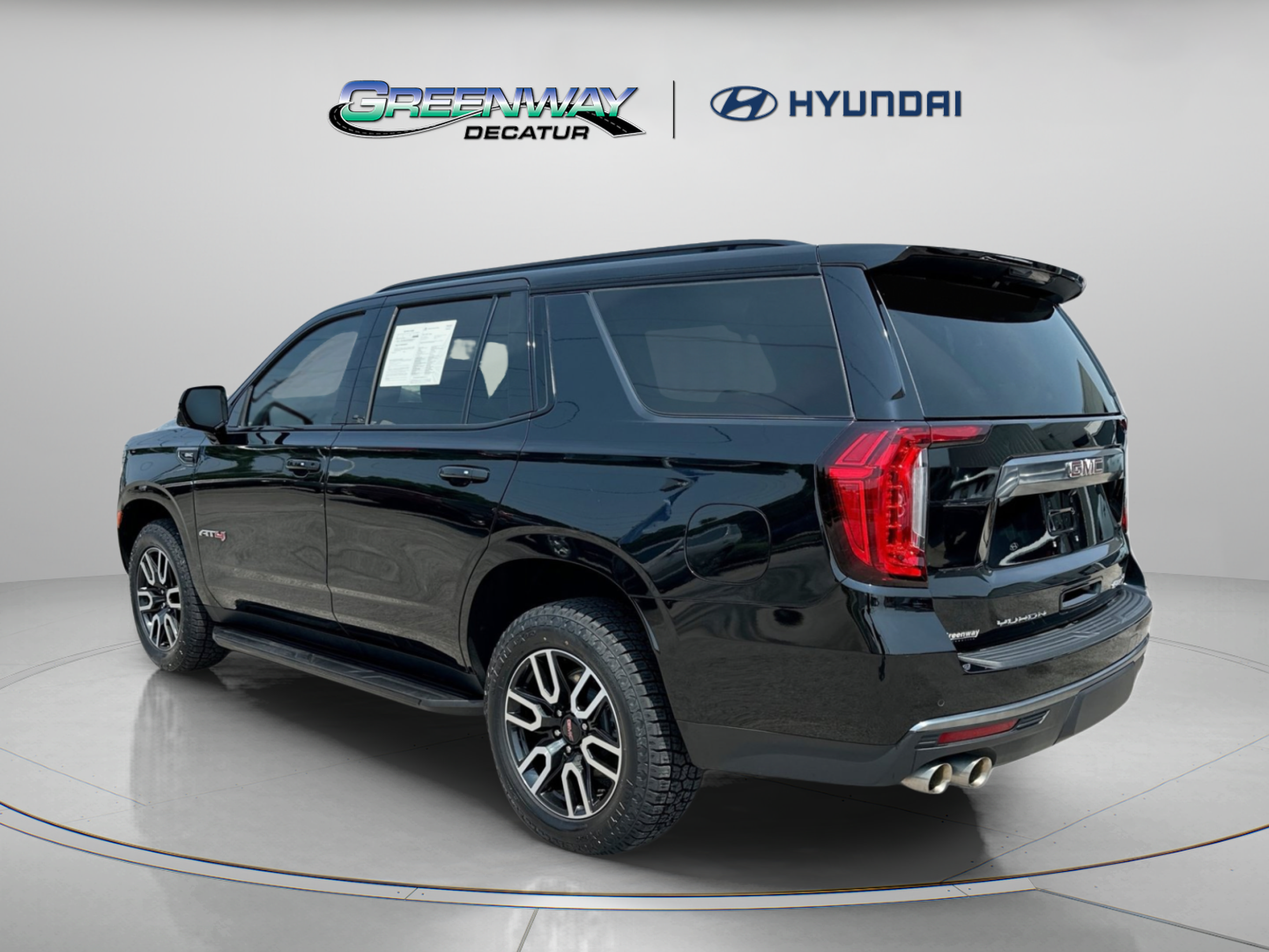 Used 2024 GMC Yukon AT4 w/ Technology Package AWD/4WD image 6