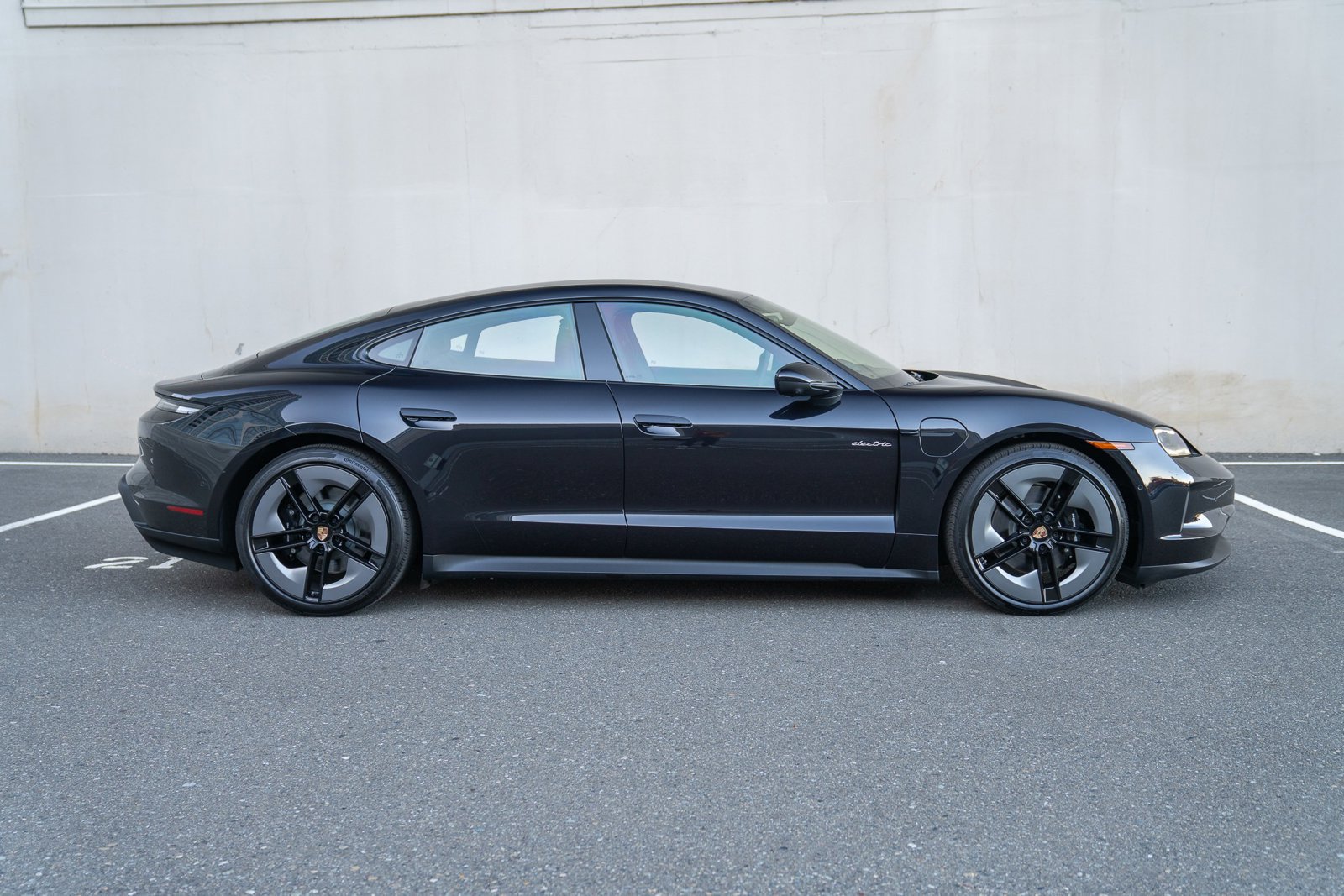 Certified 2026 Porsche Taycan AWD/4WD image 8