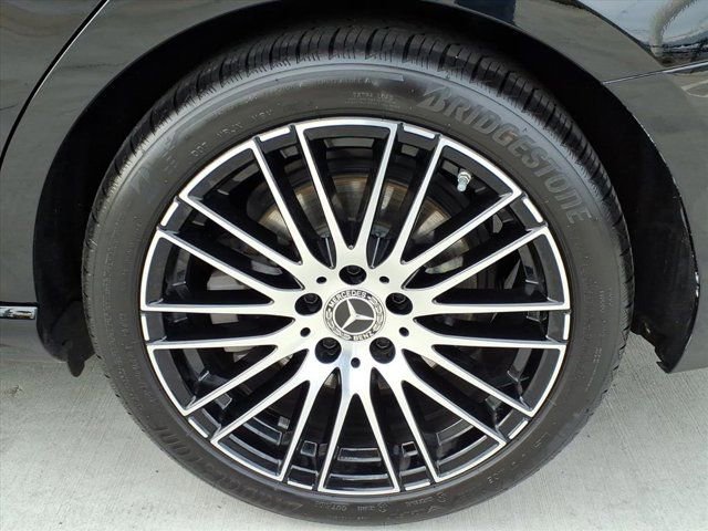 Used 2025 Mercedes-Benz C 300 4MATIC Sedan image 24
