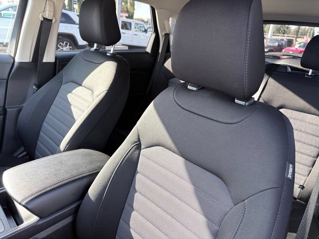 Used 2023 Ford Edge SE w/ Black Appearance Package AWD/4WD image 10