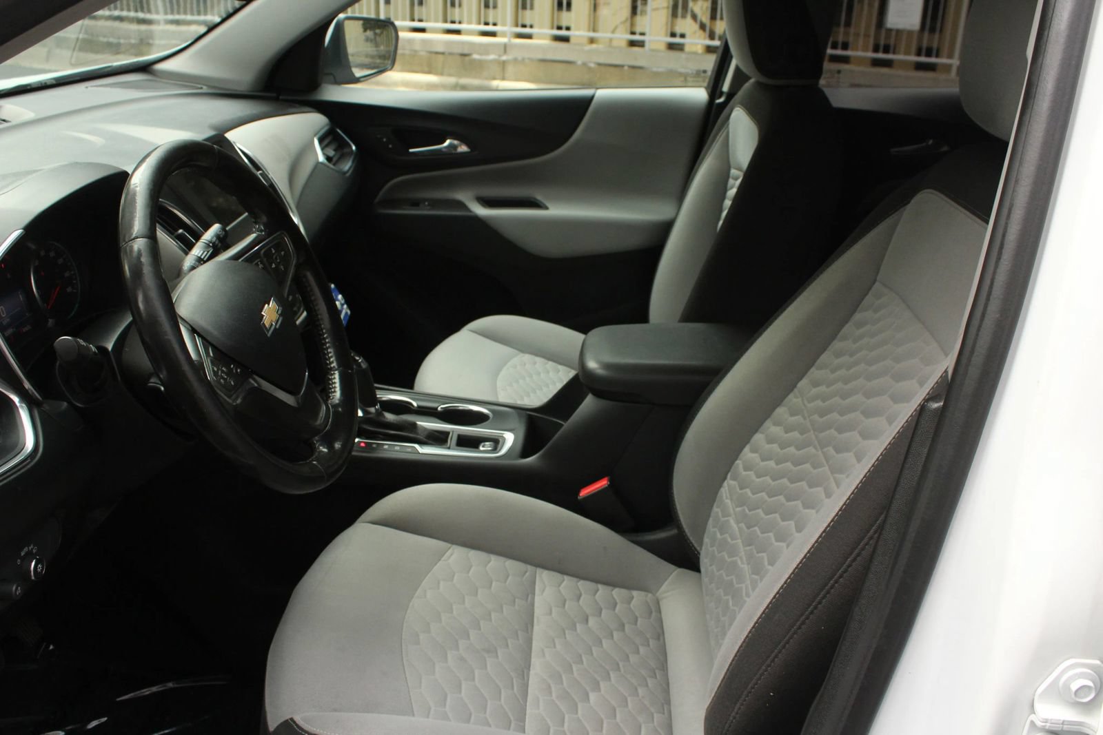 Used 2019 Chevrolet Equinox LT AWD/4WD image 14