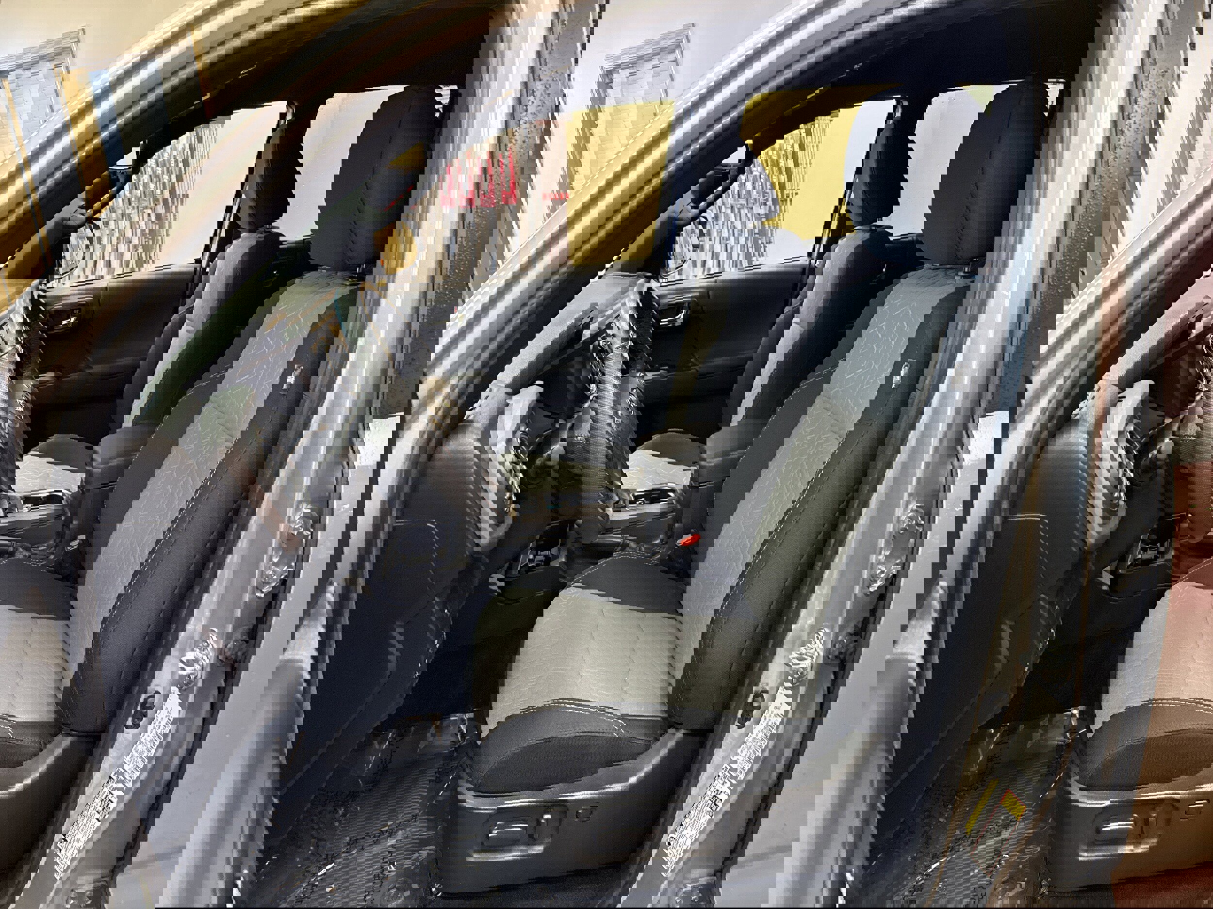 Used 2022 Toyota Tacoma TRD Off-Road image 28