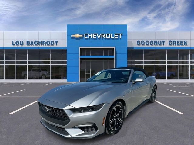 Used 2025 Ford Mustang Premium RWD image 4