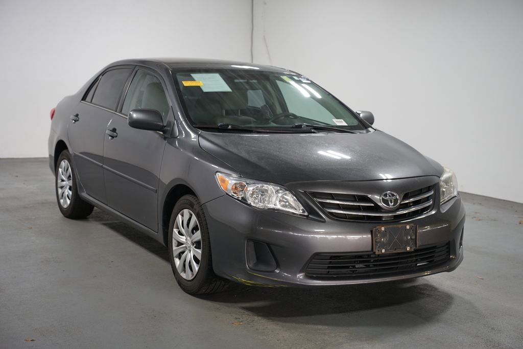 Used 2013 Toyota Corolla LE image 3