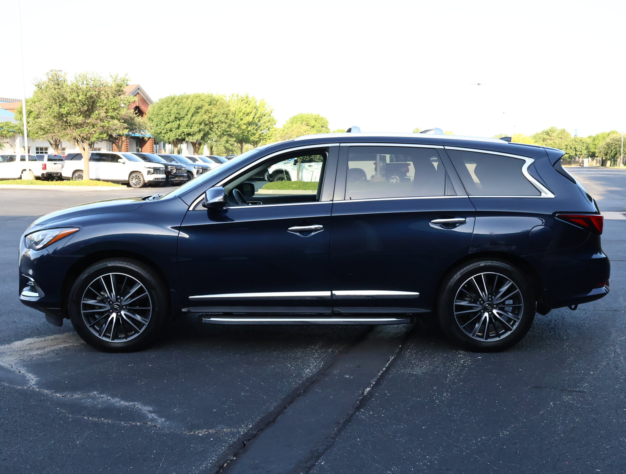Used 2018 INFINITI QX60 FWD w/ Deluxe Technology Package image 37