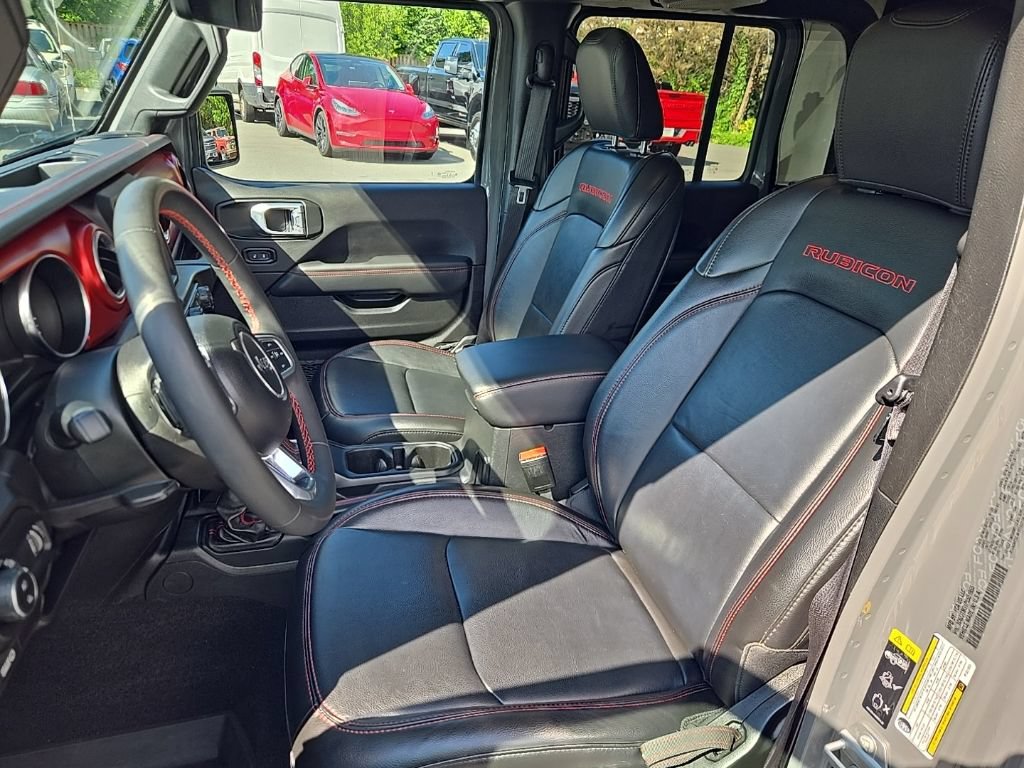 Used 2023 Jeep Gladiator Rubicon w/ Cold Weather Group AWD/4WD image 15