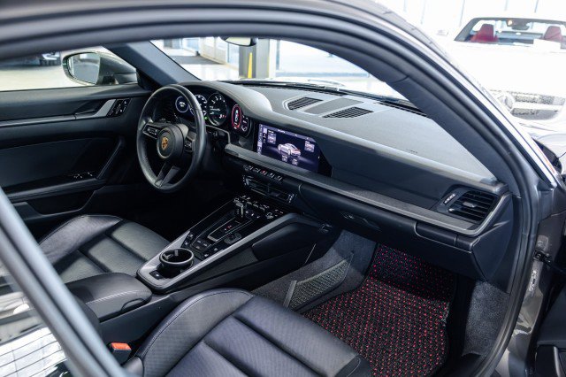 Used 2020 Porsche 911 Carrera S w/ Premium Package RWD image 28