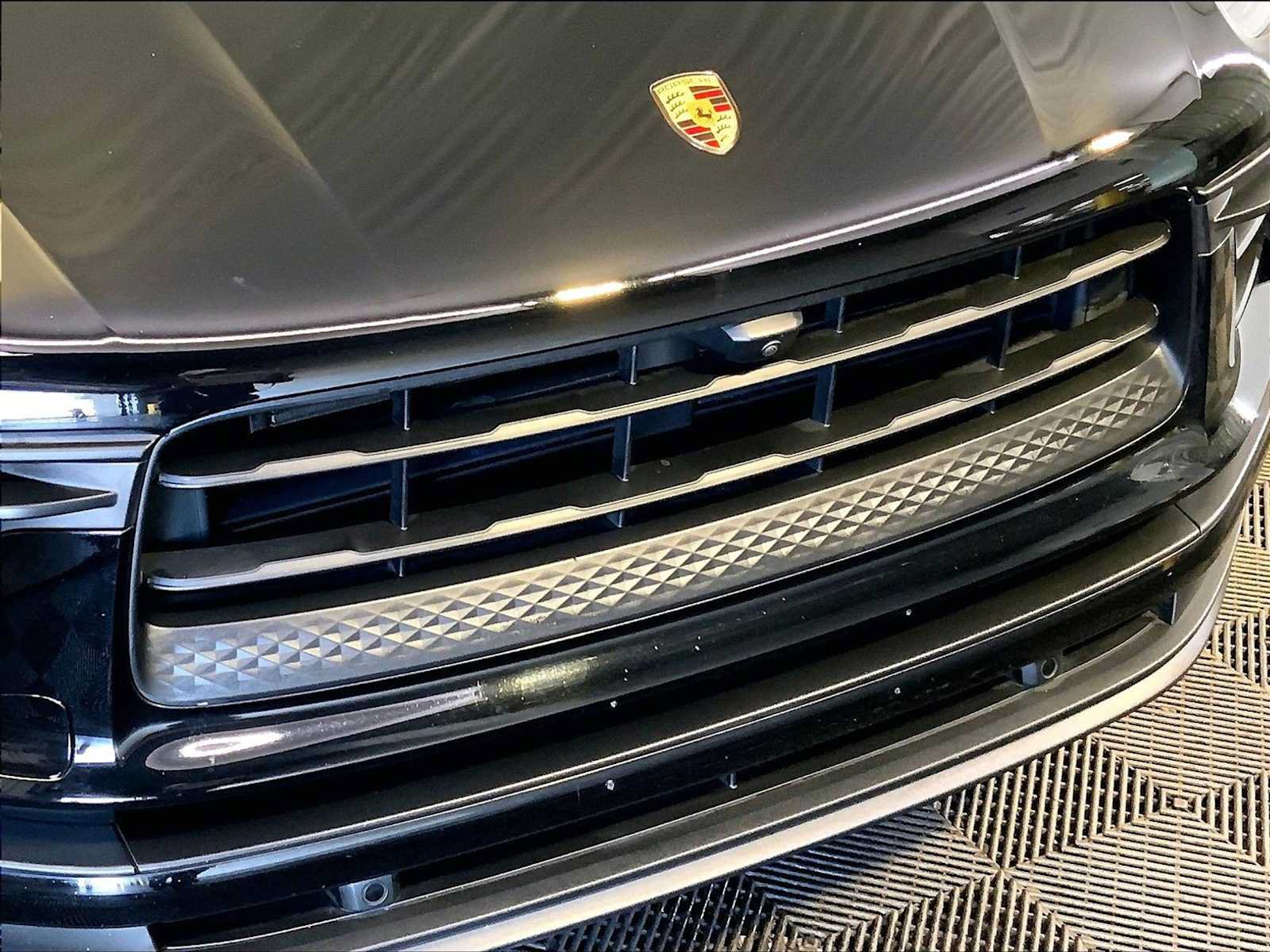 Certified 2022 Porsche Macan S AWD/4WD image 34